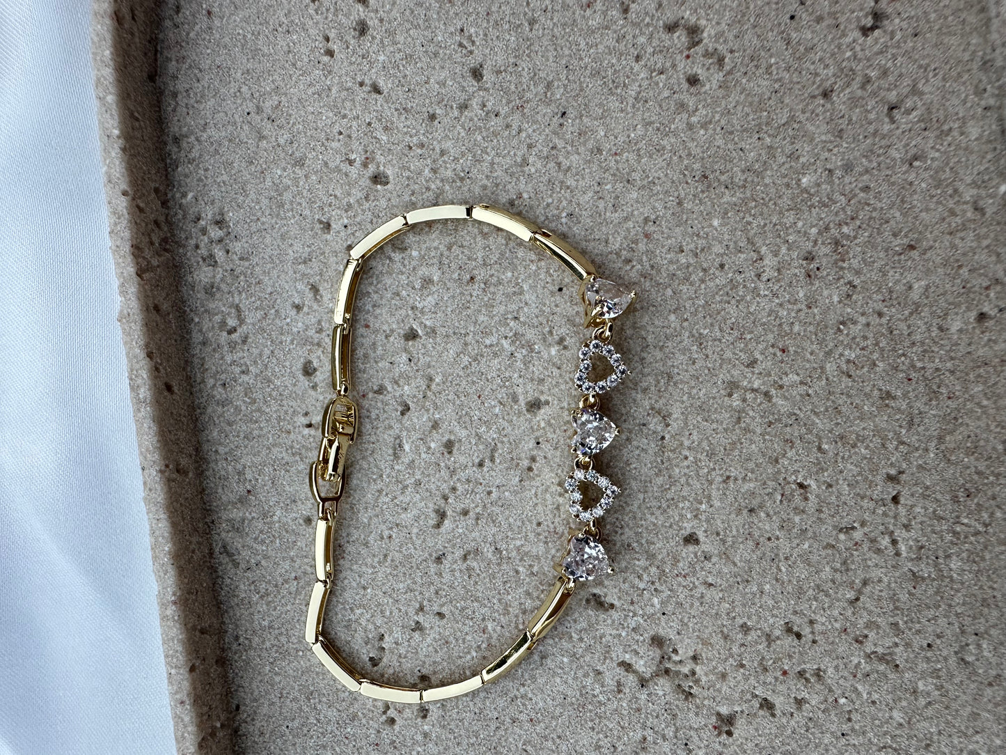Everluxe Heart Link Bracelet – Gold Plated with CZ Stones