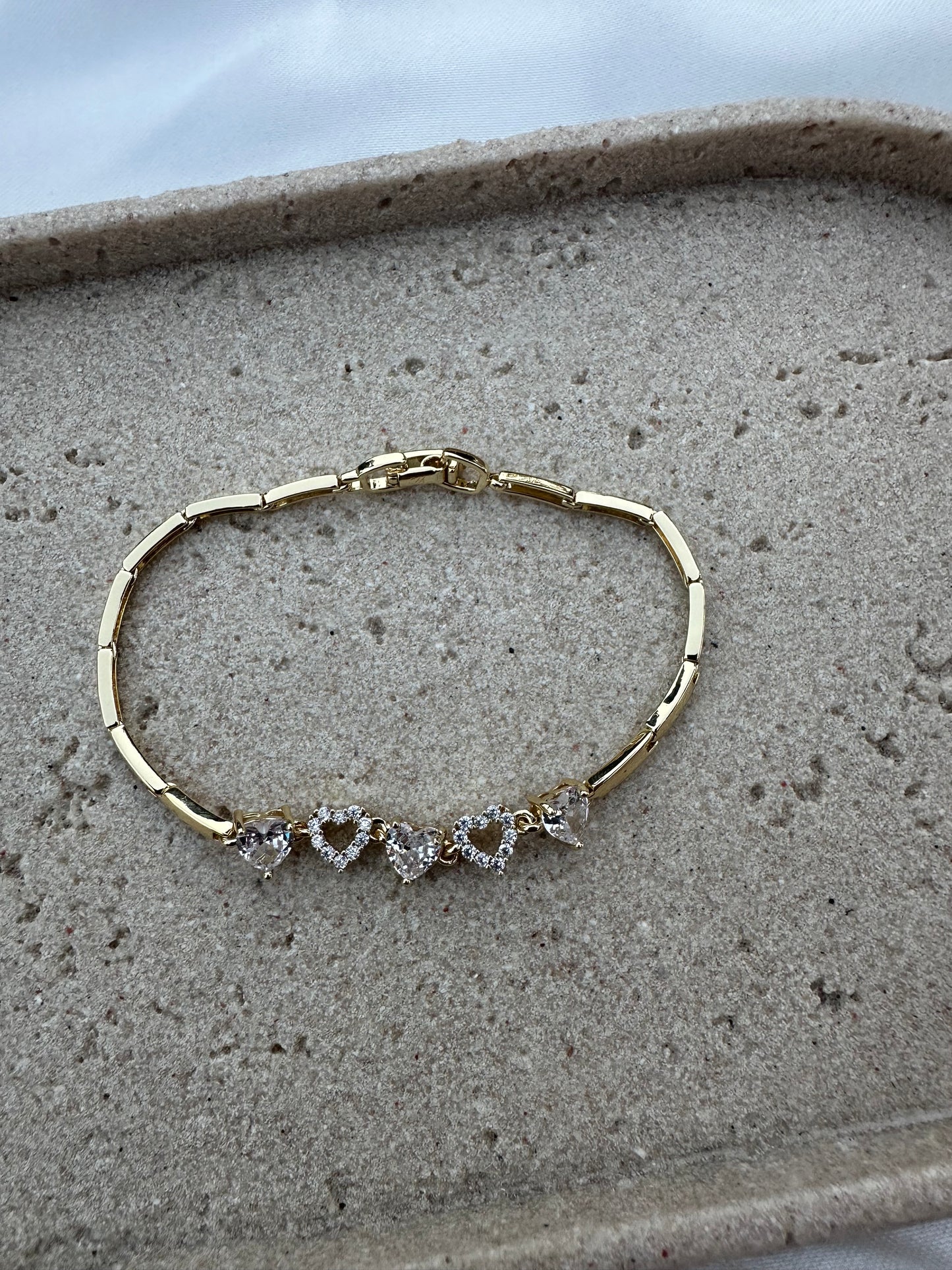 Everluxe Heart Link Bracelet – Gold Plated with CZ Stones