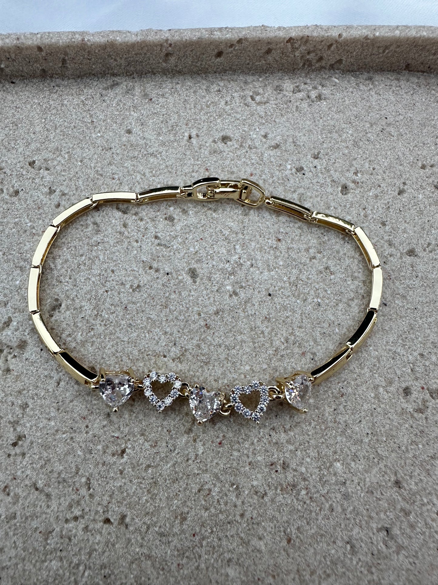 Everluxe Heart Link Bracelet – Gold Plated with CZ Stones