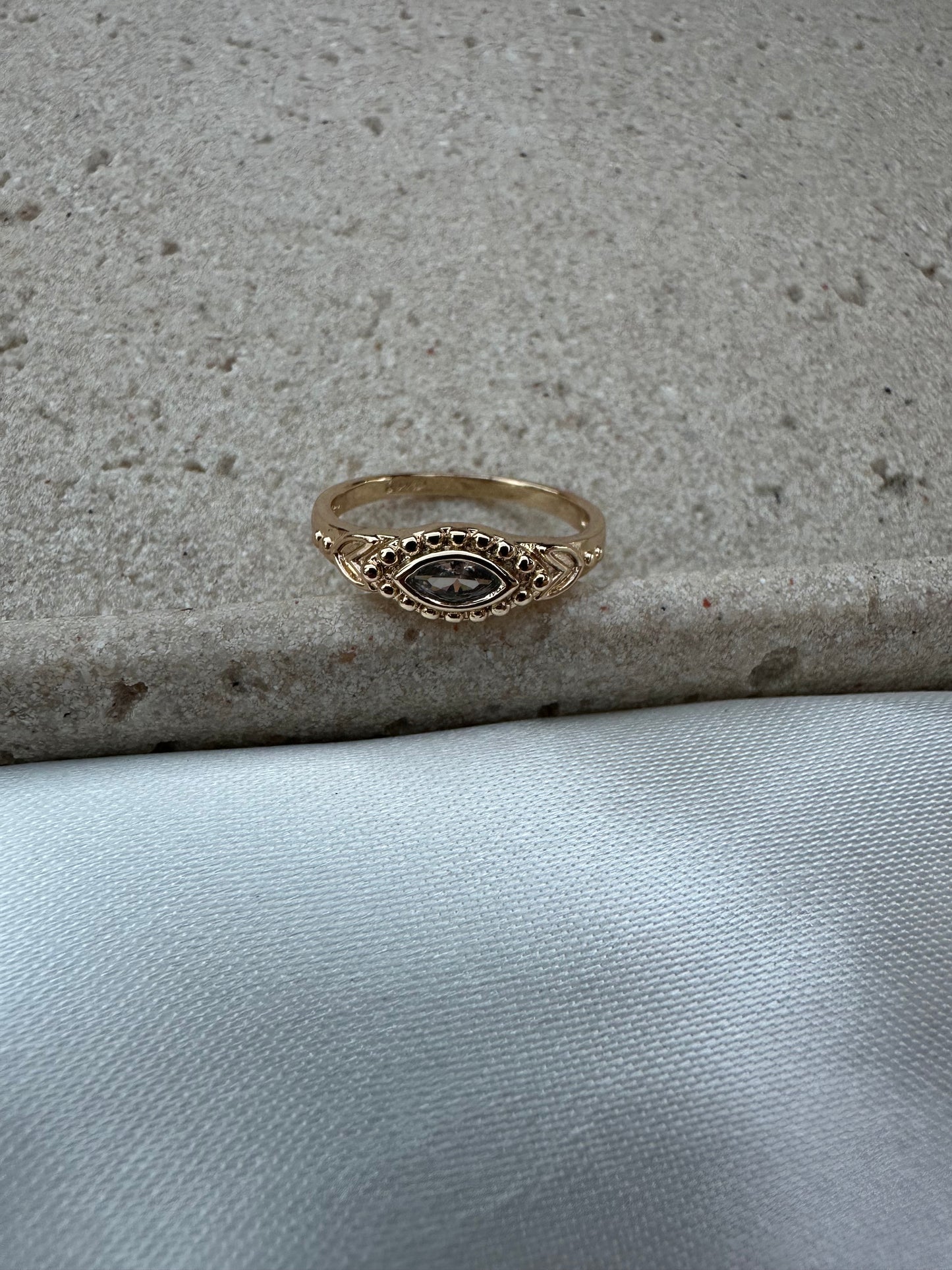 Everluxe Vintage Marquise Ring – Gold Plated