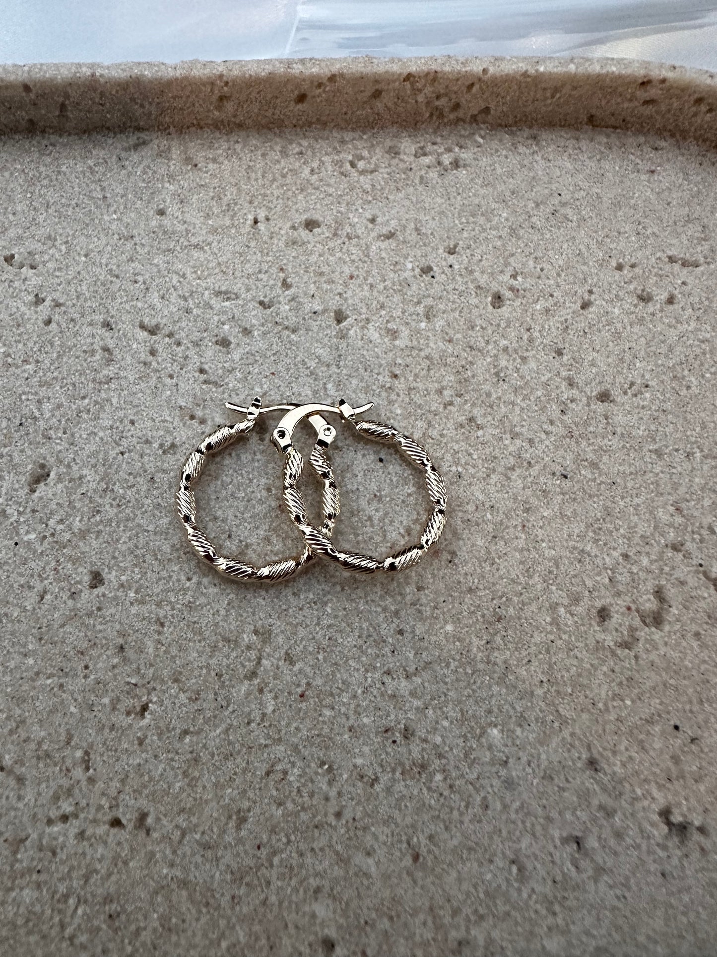 Everluxe Twisted Hoop Earrings – Gold Plated